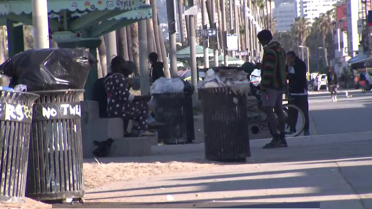 Crisis de indigentes en Venice Beach obliga la intervención del Departamento del Sheriff de LA
