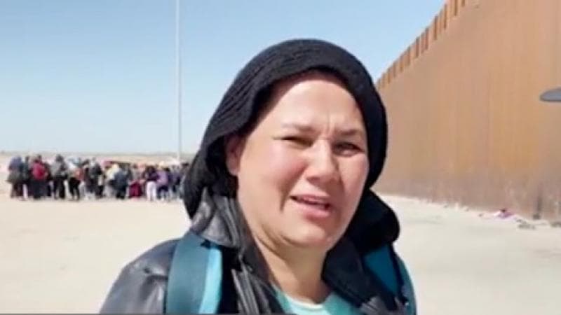 Jorge Valenzuela reporta desde Yuma donde diariamente llegan miles de personas inmigrantes tratando de alcanzar el sueño americano, una de ellas Martha, quien viajó desde Colombia y comparte su experiencia.