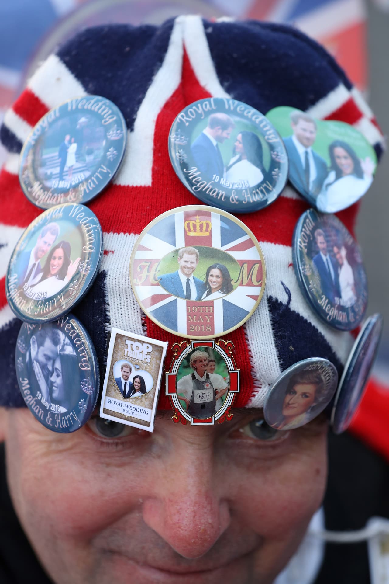 John Loughrey es uno de los tantos entusiastas de la realeza que se congregaron en las calles de Windsor, donde viven alrededor de 30,000 ciudadanos.