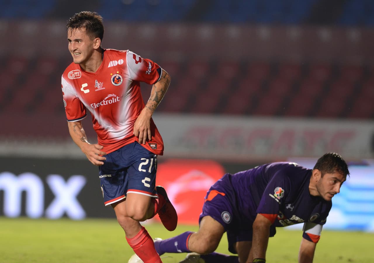El cuadro cementero ganaba 1-0 al Veracruz en un 'Pirata' Fuente vetado sin público. Gracias al enigmático poder de la cruzazuleada, los Tiburones Rojos vinieron de atrás y ganaron 3-1.