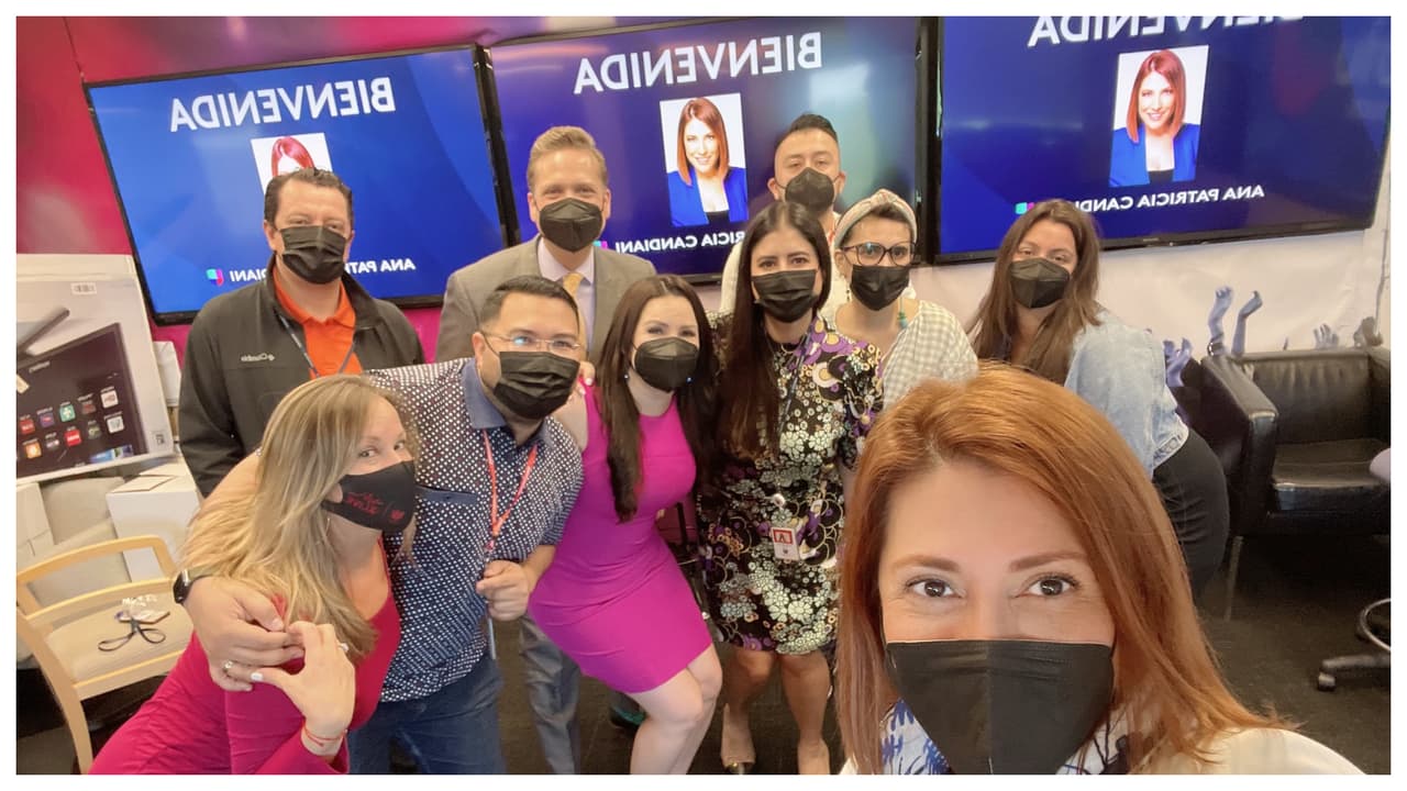 Candiani dice que, cuando la gente ve el noticiero, no se imagina que, detrás de cámaras, hay muchas personas esforzándose porque cada historia esté cargada de veracidad. “Todos sentimos que es un gran privilegio informar al área triestatal y lo tomamos de corazón”.