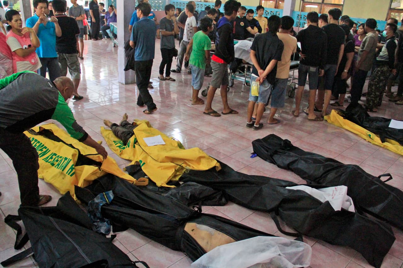 Indonesia: 17 muertos en incendio en un karaoke