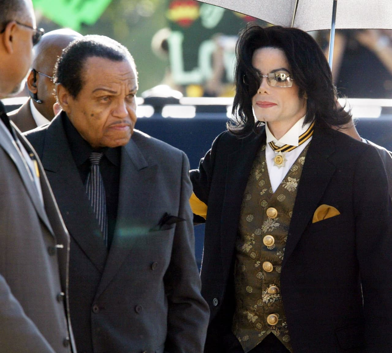 Para muchos, Joe Jackson no se distingue como un padre carismático con sus hijos. Showbiz reportó que MJ y su padre no llevaban muy buena relación.