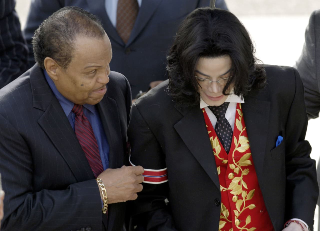 "Sinceramente, me siento satisfecho de haber sido duro con ellos, porque tú mismo puedes ver el gran resultado que he cosechado. Tengo unos hijos excepcionales a los que todo el mundo quiere y admira", indicó.