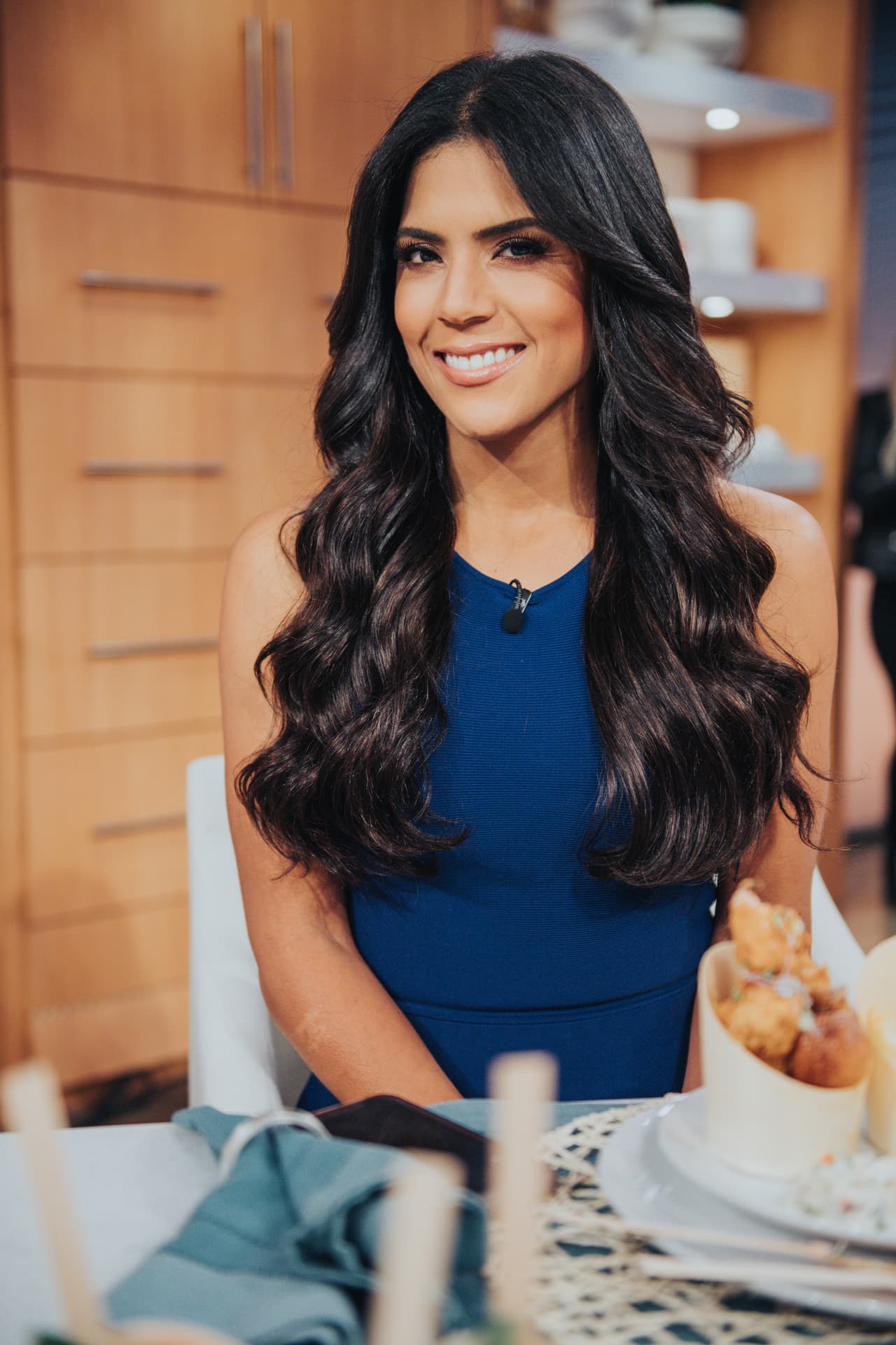 Francisca Lachapel eligió un lindo vestido azul para el primer día de esta nueva etapa.