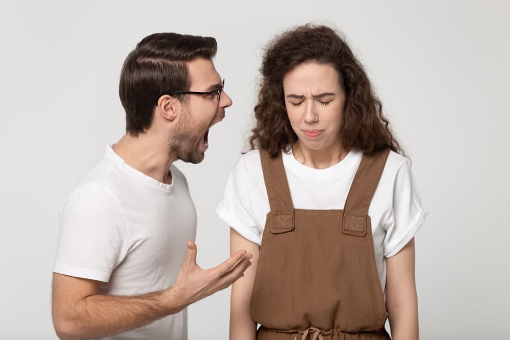 Cuando esto pase, déjalo pasar. Que entre por un oído y salga por el otro. Tú eres tú, eterno, infinito e indestructible. Verás que las cosas serán muy distintas a lo que pensabas. Para ti será un mes de mucha alegría ya que al aplicar todo esto y no dejarte manipular emocionalmente por los demás, aplicas ello de Quien te irrita te controla, y eso no te pasa fácilmente.