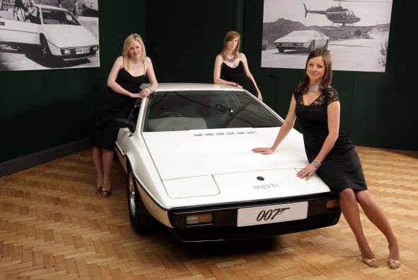 Se pone a la venta colección de autos de James Bond