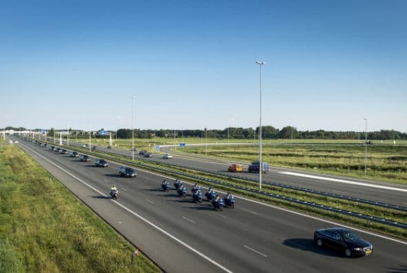 Cientos de personas presenciaron los honores a las víctimas del Malaysia Airlines celebrados en Holanda.  