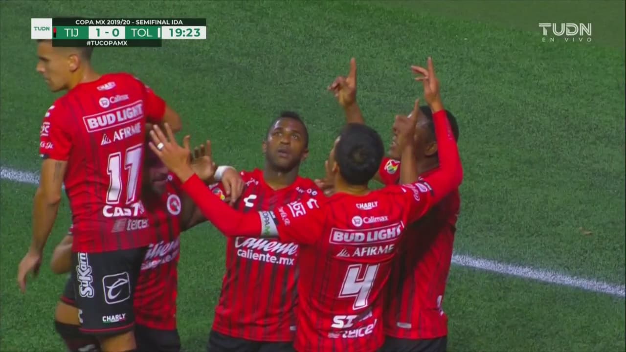 Bryan Angulo fusila a Talavera y logra el 1-0 para Xolos