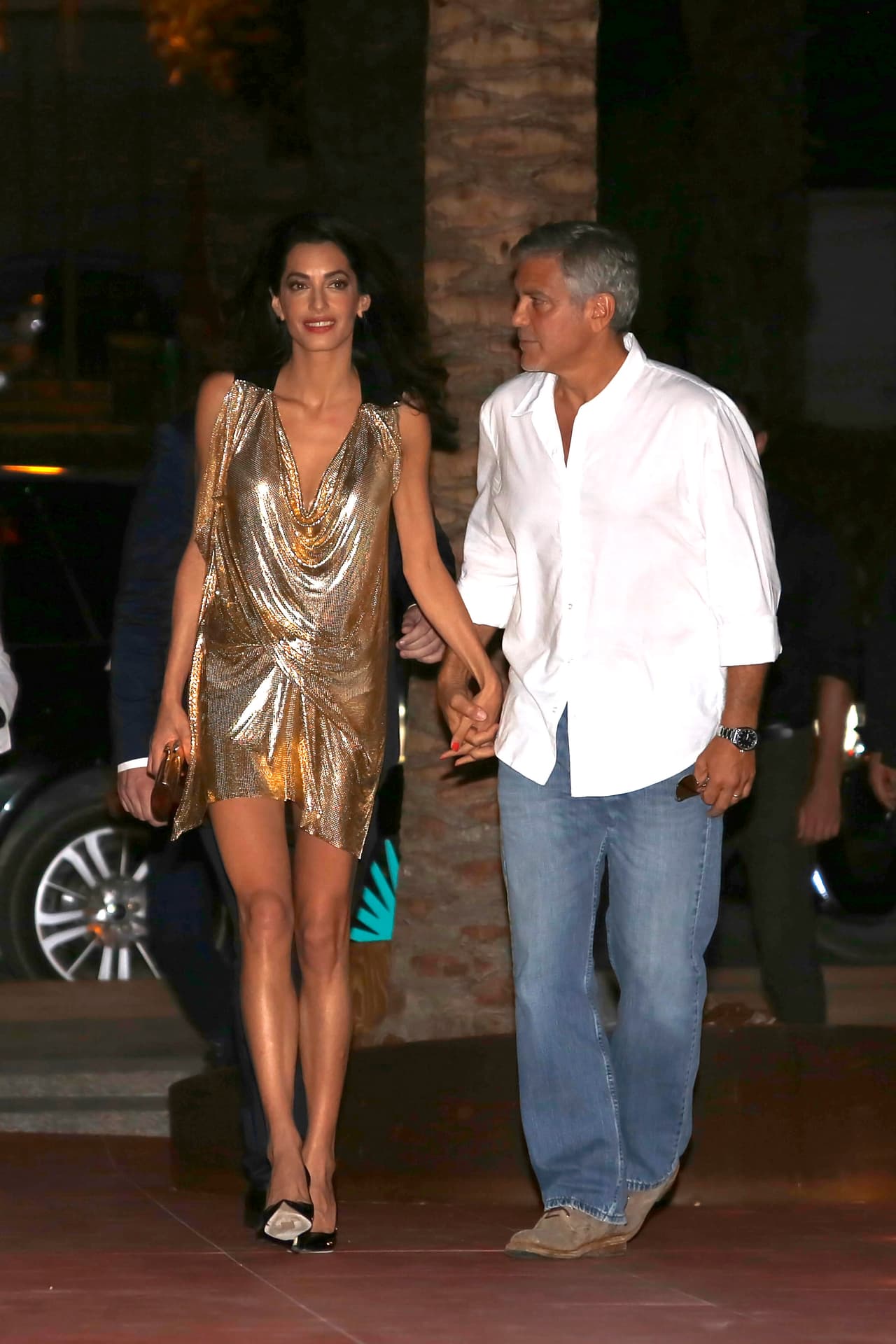 El viento por poco hace de las suyas.