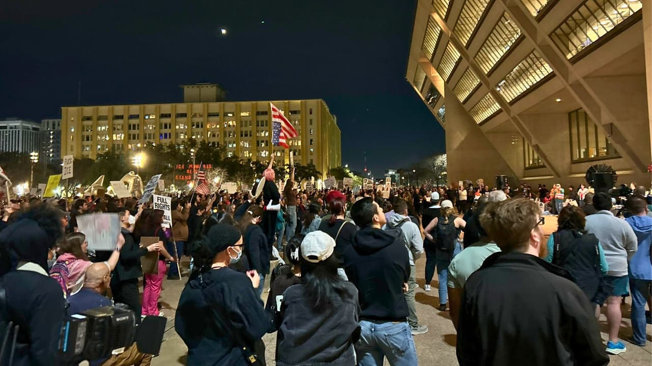 ¿Qué impulsa a los hispanos a marchar en Dallas tras la muerte de una mujer en manos de ICE?