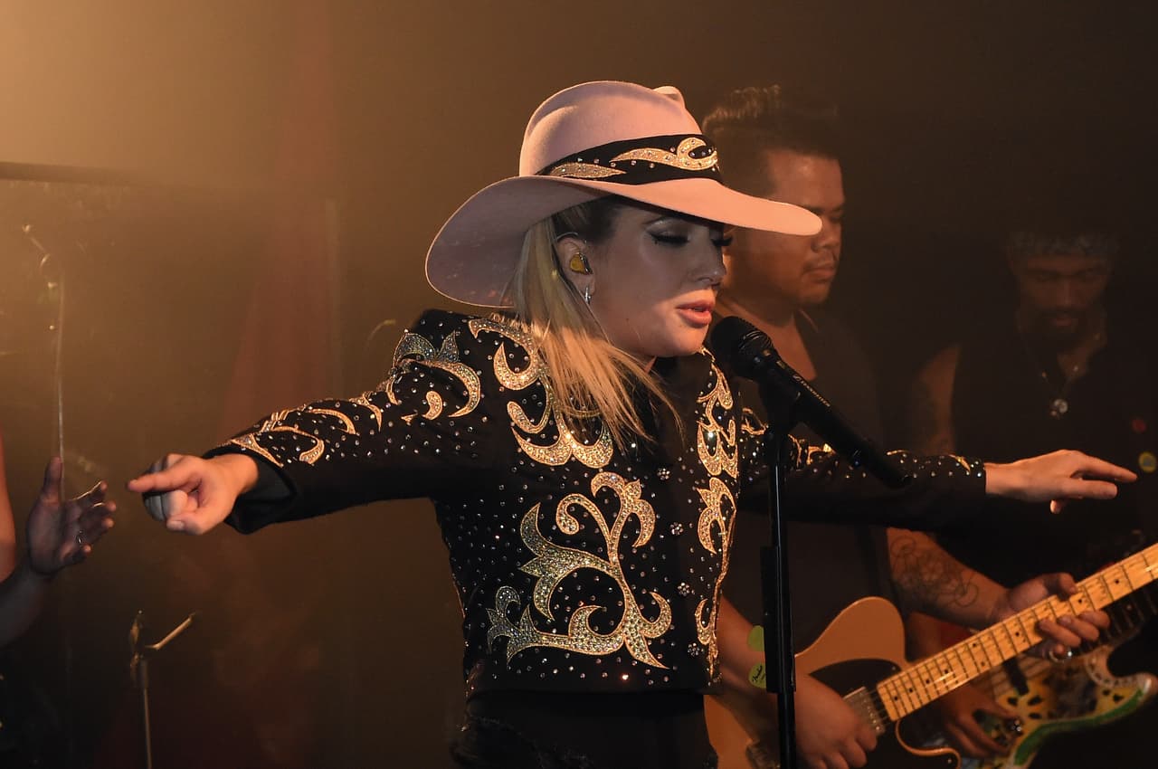 La estrella se ha consagrado como una leyenda en la industria pero actualmente promueve su último disco 'Joanne', el cual se acerca más al country y al folk.