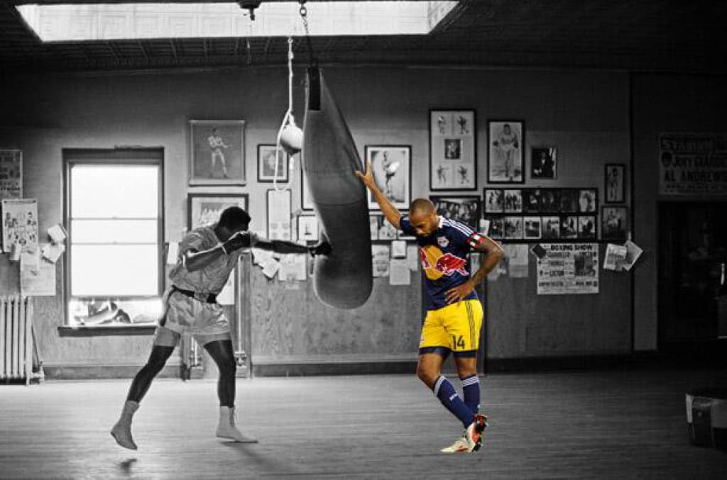 Los mejores memes del icónico festejo de Thierry Henry jugando con el New York Red Bulls.