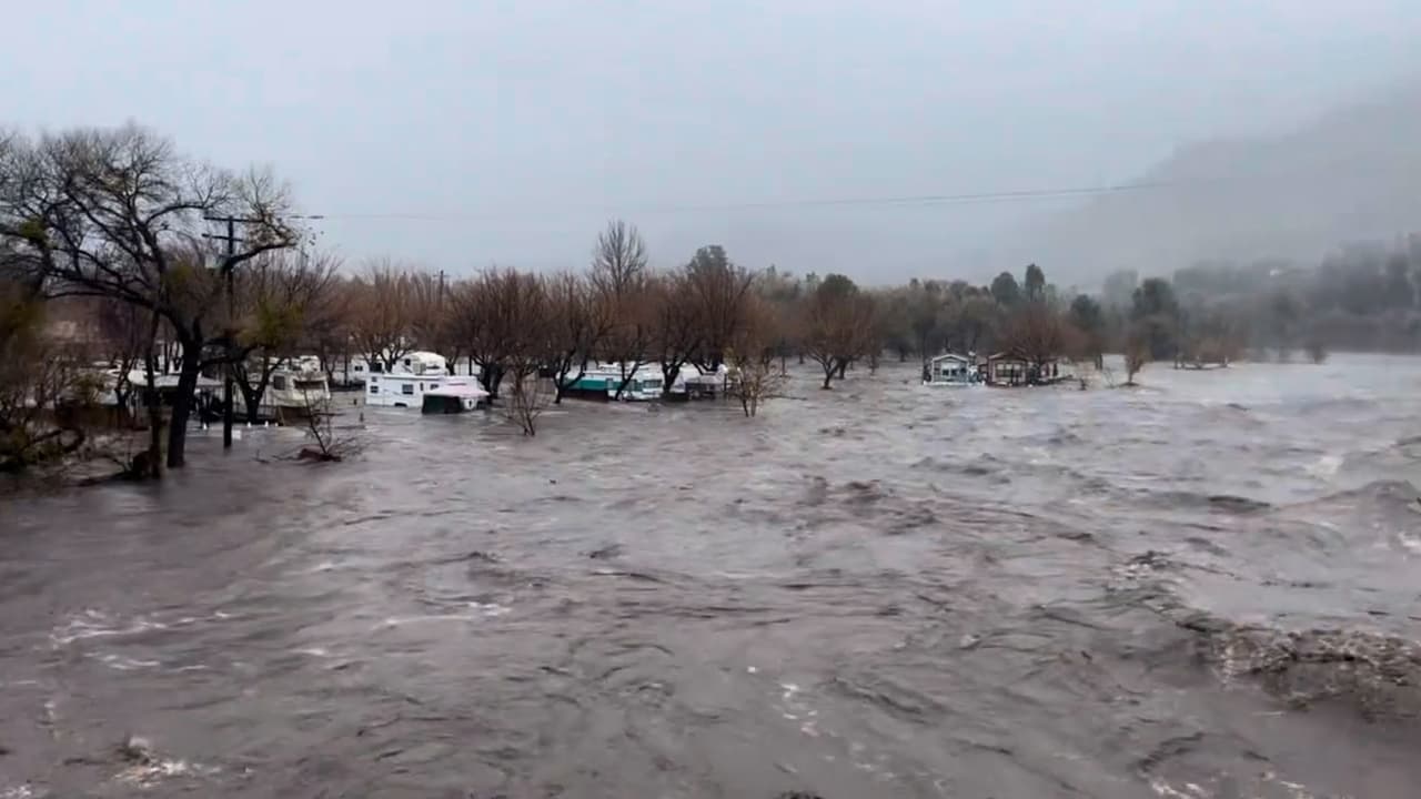 Mira cómo la tormenta provocó inundaciones que afectaron ciudades del Condado de Kern