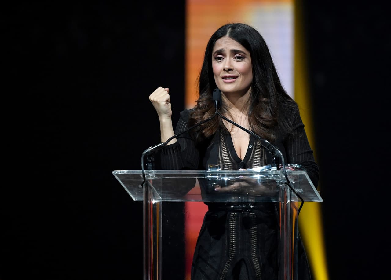 La actriz y productora Salma Hayek en fue reconocida por sus logros en la edición 2017 de CinemaCon.
