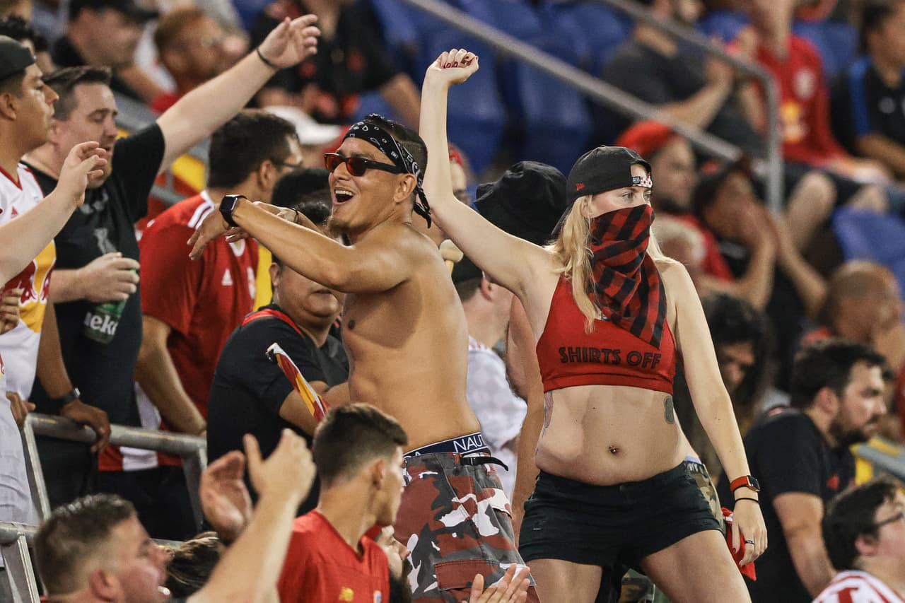 New York Red Bulls volvió a la victoria en su casa ante Columbus Crew SC.
<br>