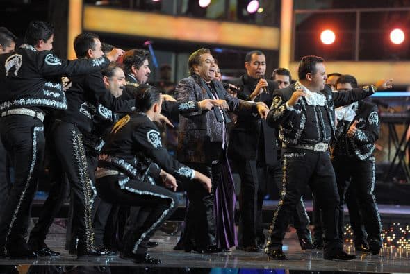 A ritmo de mariachi, la noche del Latin GRAMMY se puso bien mexicana con nuestro querido divo.