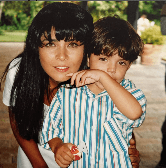 La actriz de ‘La madrastra’ supo que tenía un 
<b>caso de endometriosis muy severo</b> tras tener un parto complicado con su primer hijo, José Eduardo. En ese entonces tenía 29 años.