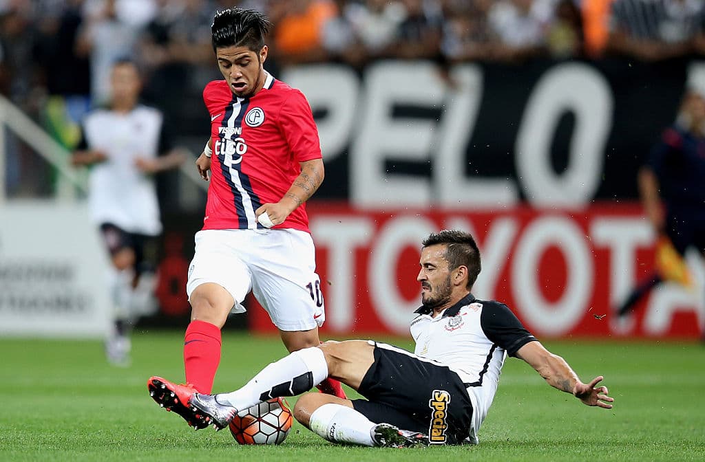 Jugó para Corinthians de Brasil en 2018 y después regresó a Cerro Porteño.