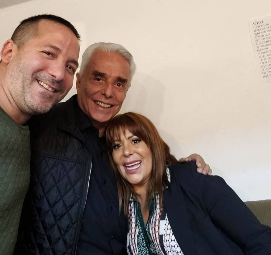 El hermano menor de
<b>la cantante Alejandra Guzmán</b>, Luis Enrique, aceptó que su padre,
<b><a href="https://www.univision.com/entretenimiento/enrique-guzman-reconoce-que-golpeo-a-silvia-pinal-y-revela-como-se-vengo-ella">Enrique Guzmán, fue un hombre violento. </a></b>