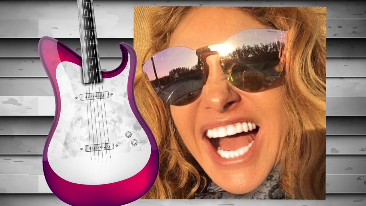 No sabemos exactamente por qué, pero a Pau le encantan los lentes de sol. Quizás no necesitamos ninguna razón pues sencillamente son un accesorio muy cool. La Pau tiene varios y aquí te mostramos algunos de ellos.