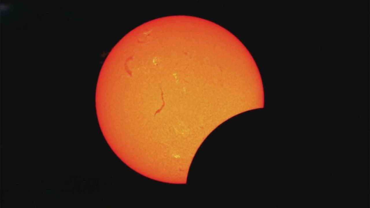 Eclipse solar total hoy: España inicia la fase parcial del fenómeno, así se ve