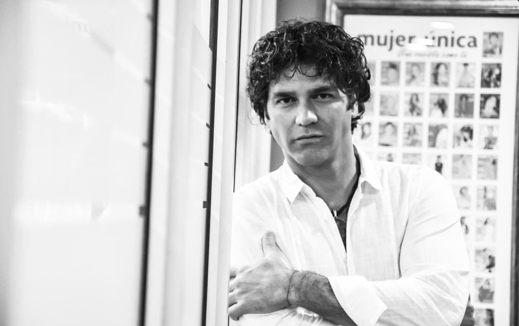 Pero llegó la mujer que puso en cintura a Valentino Lanús.