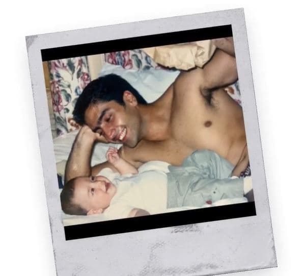 A su vez, dos hijos de Alejandro Fernández, Alex y Camila, han demostrado su talento vocal al lanzar sus propias carreras.