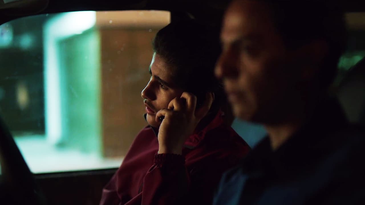 Alarmed by the strange atmosphere in the streets of Culiacán, ‘El Moreno’ tried to talk to his father to learn more about the situation, in spite of what he might say because he returned without letting him know.