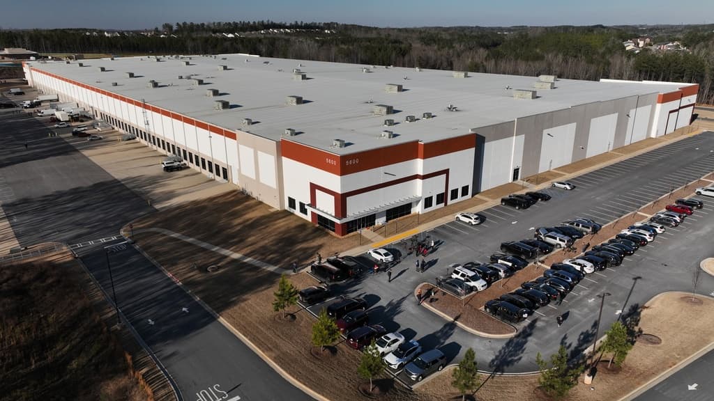 El registro del FBI en oficinas electorales de Georgia se basó en viejas y desmentidas acusaciones de fraude electoral, según declaración jurada