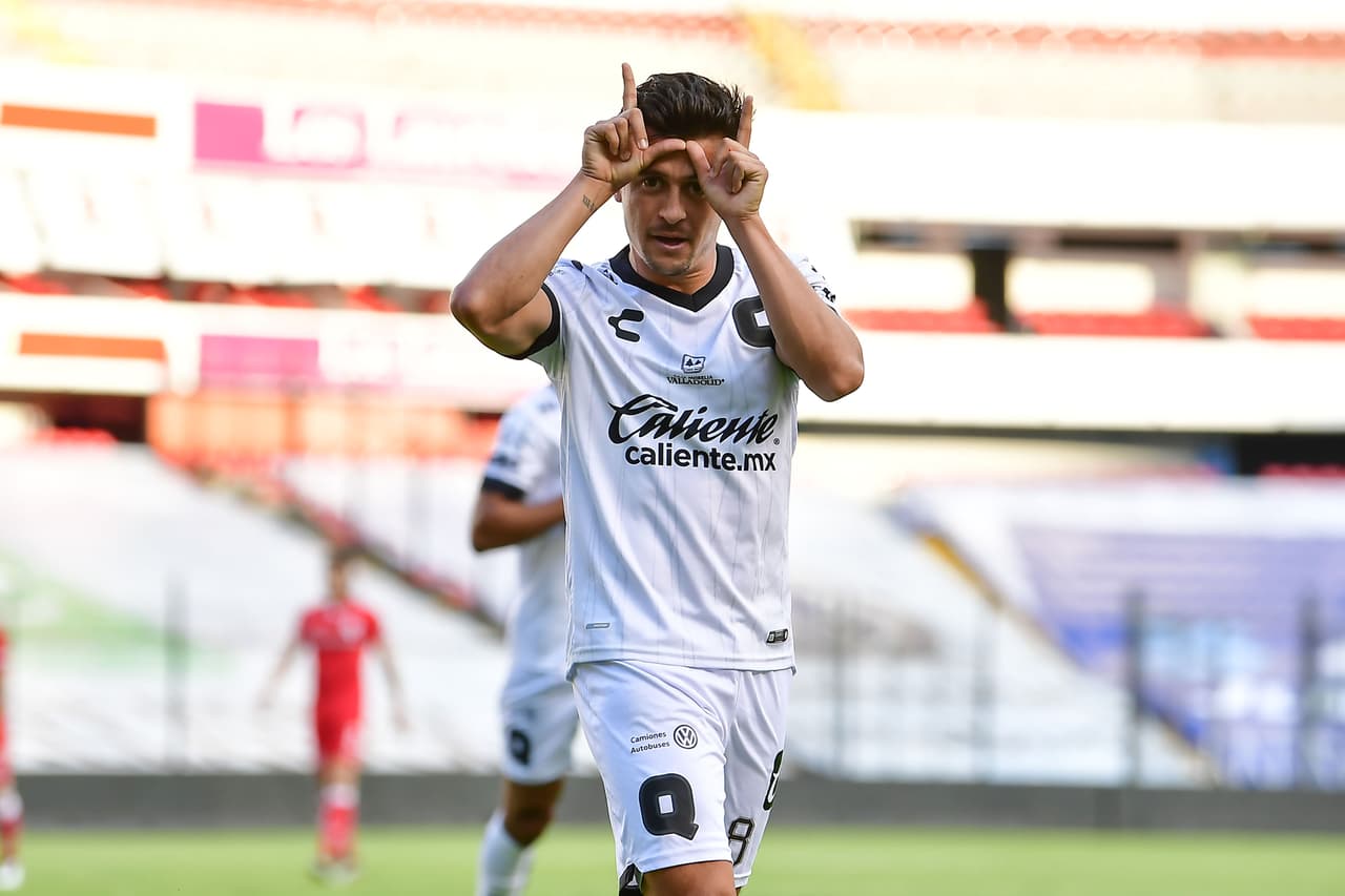 Fernando Madrigal celebrando.
