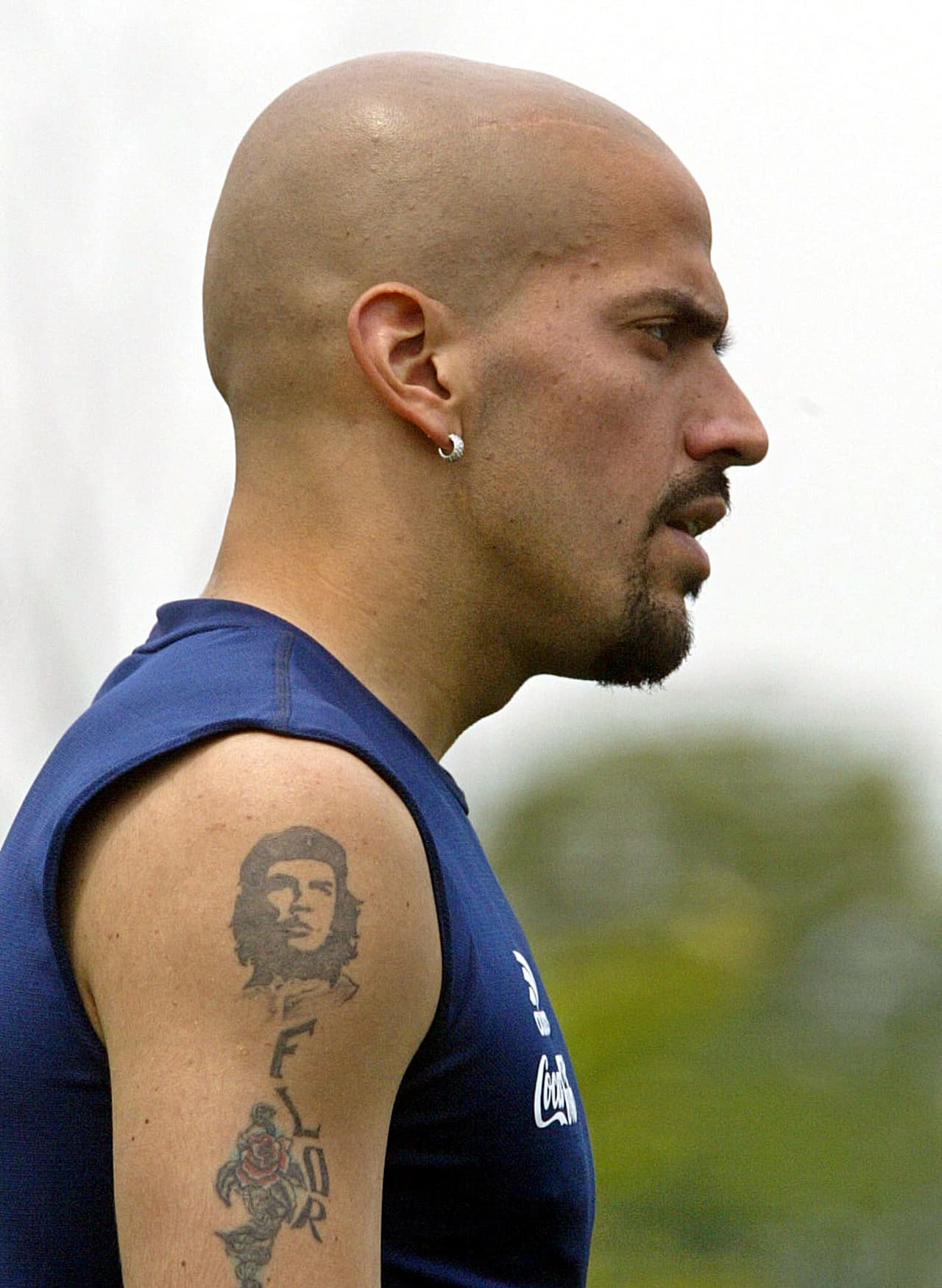 El argentino Juan Sebastián Verón tiene en su brazo izquierdo a un 'Che' Guevara que muestra en gran parte su personalidad al querer defender los intereses de los más necesitados.
