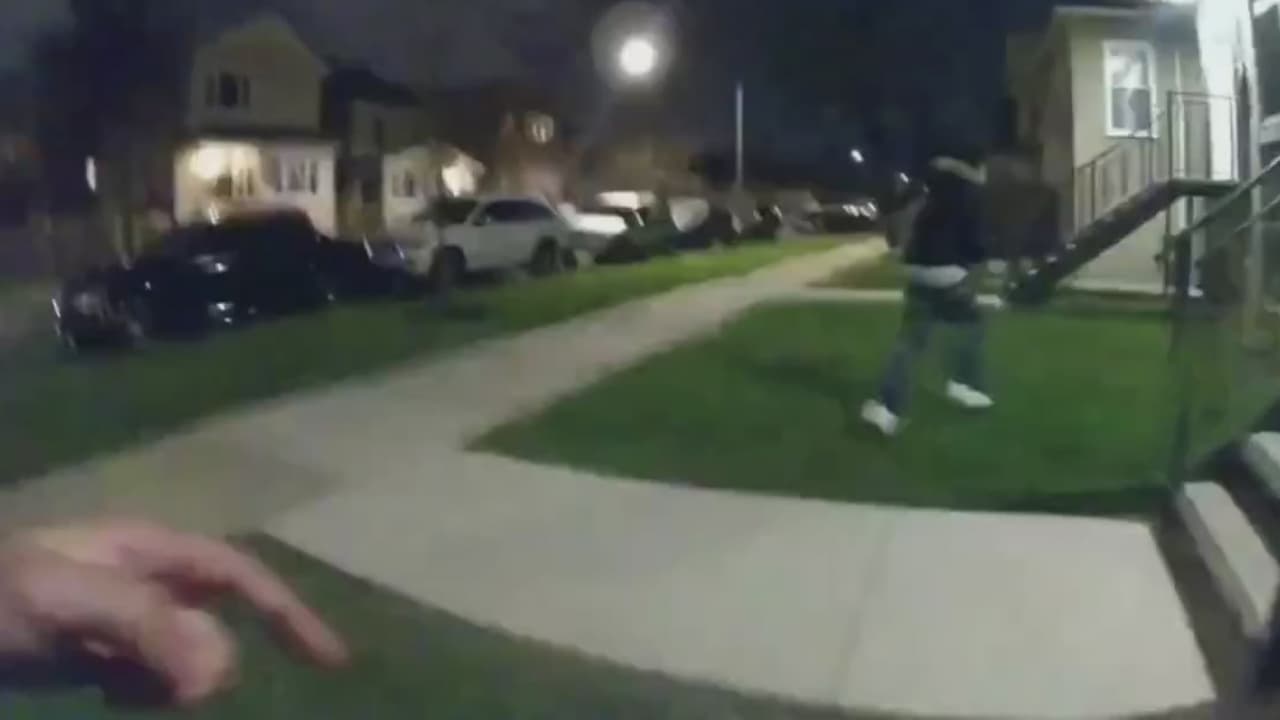 Las imágenes de las cámaras de los policías desataron nuevamente la polémica.