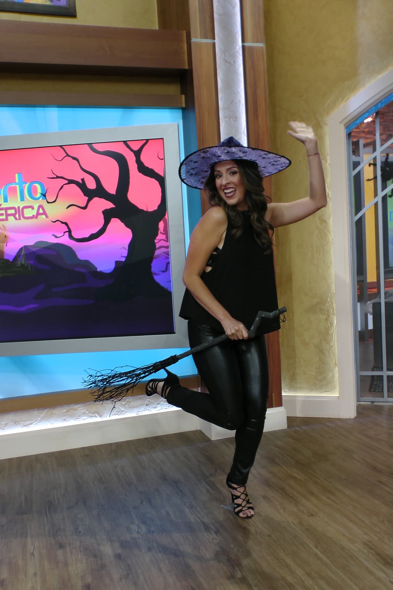 Maity llegó para hechizarnos con los mejores chismes de la farándula.