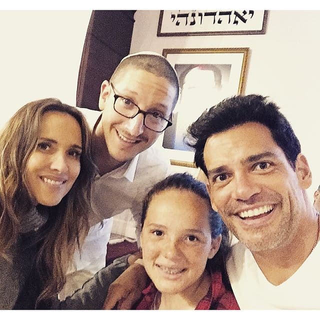 Y se ve que disfruta al máximo el tiempo que pasa con ellas.