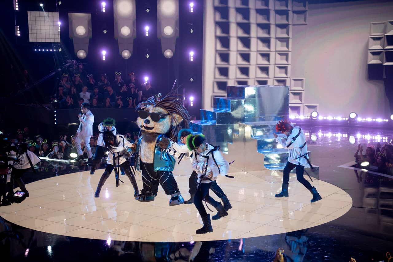 Por sus pistas, Emmanuel cree que Puerco Espunk es Consuelo Duval, Yuri se fue por Paly Duval y Martha Higareda por Mayrín Villanueva. En el caso de Carlos Rivera, el cantante se fue por Silvia Navarro y Juanpa Zurita señaló que la standupera Isabel Fernández podría estar detrás de este personaje.