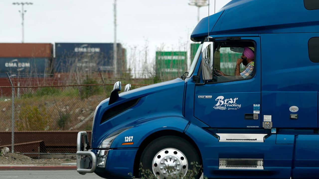 Secretario de Transporte anuncia restricciones a la emisión de licencias de conducción comerciales