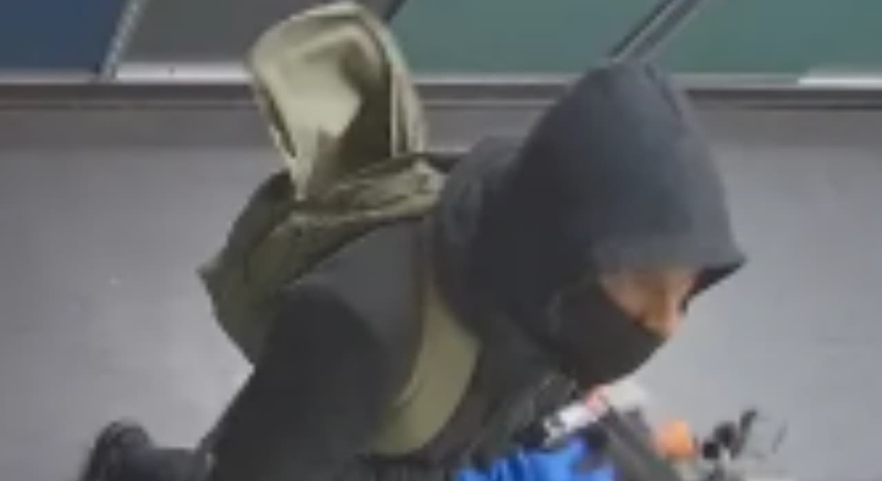 Quinceañero es detenido por robo de 23 armas en campo de tiro en Oak Forest