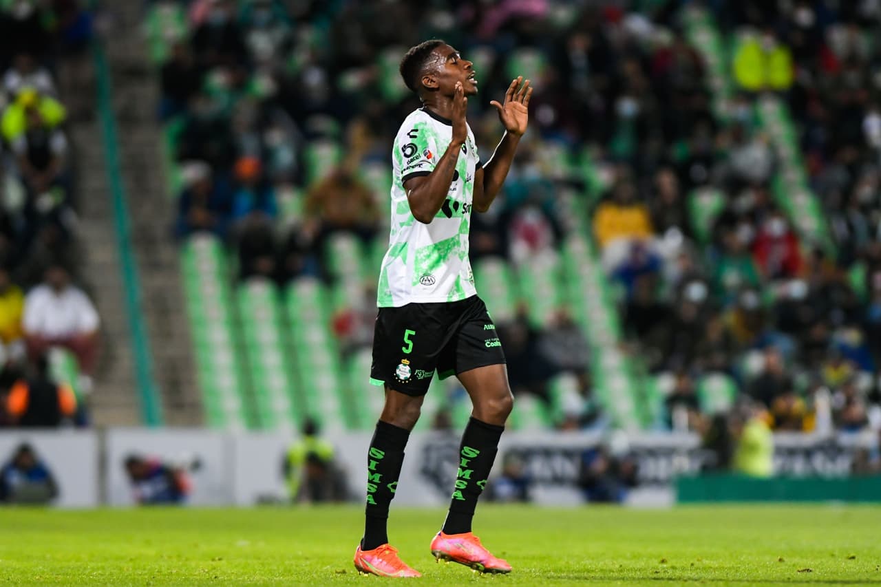 Necaxa se aprovechó de un equipo de Santos que no vive un buen arranque de temporada y los goleó a domicilio.