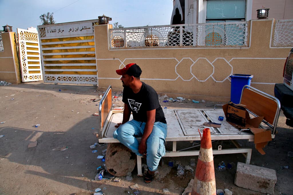 Para horas del mediodía de este domingo en Bagadad todavía varios familiares seguían buscando ansiosamente a sus seres queridos.