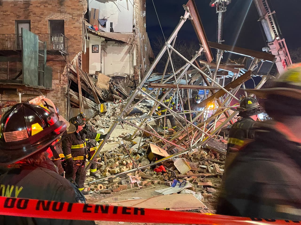 Tras los hechos, las autoridades revelaron que el edificio acumulaba más de 170 violaciones en desarrollo urbano.
<br>