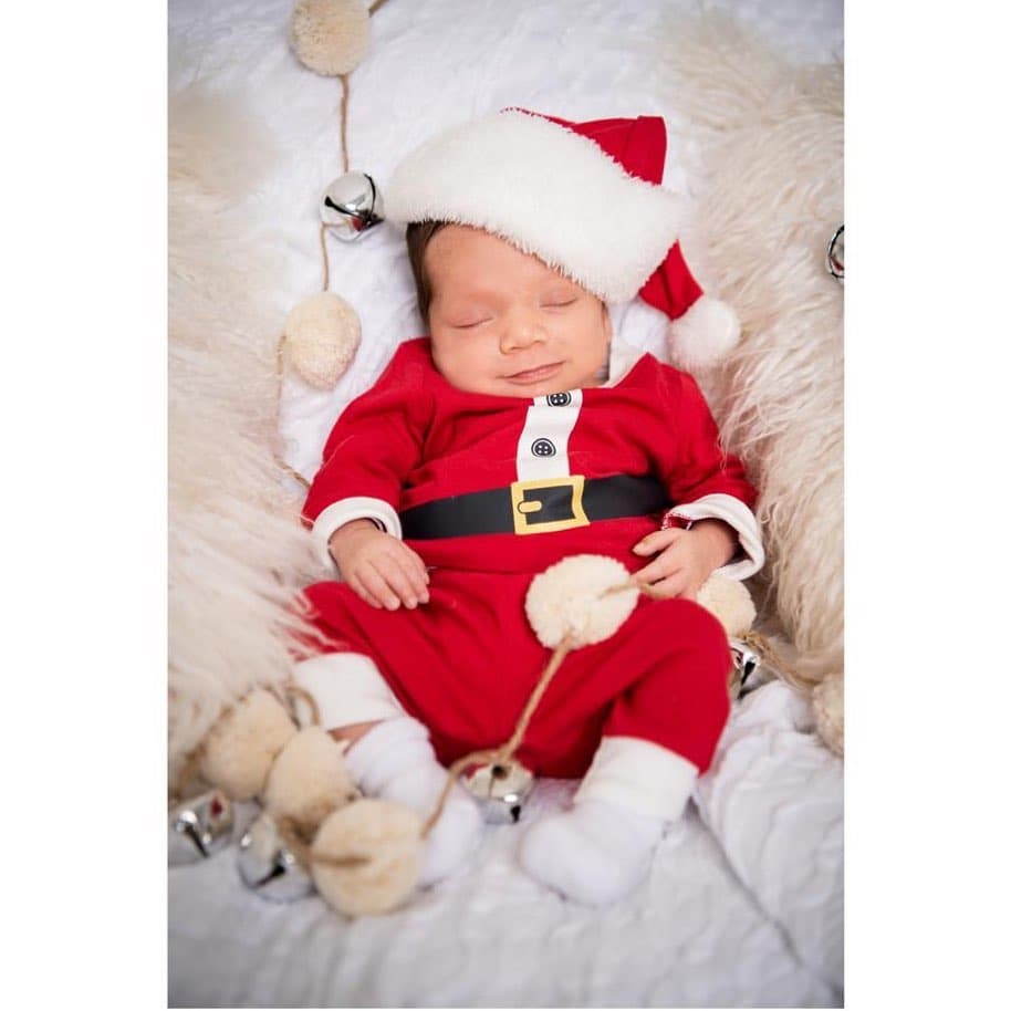 Aún recordamos a Diego, en su primera Navidad con un diminuto traje de Santa Claus.