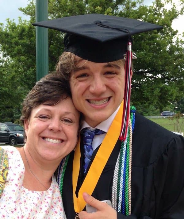 Luego de la muerte de su abuela, Jack se dedicó a investigar, encontrando que 
<b>existe una proteína que se dispara en las etapas iniciales de la enfermedad. El método creado por el Dr. Maitra y Jack también puede ser utilizado para detectar cáncer de ovarios y pulmón</b> lo que le ha ganado reconocimiento internacional. Hoy con 19 años, el ‘Edison de nuestros tiempos’ se prepara para entrar a la universidad mientras recorre el mundo inspirando a miles.