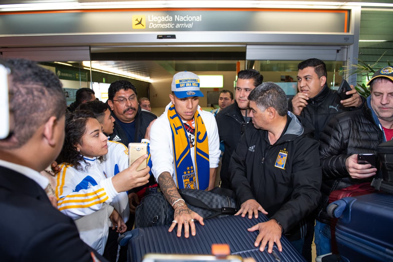 Salcedo que era parte del Eintracht Frankfurt en la Bundesliga, se unirá a Tigres, donde hizo su camino por en categorías juveniles pero nunca debutó a nivel profesional.