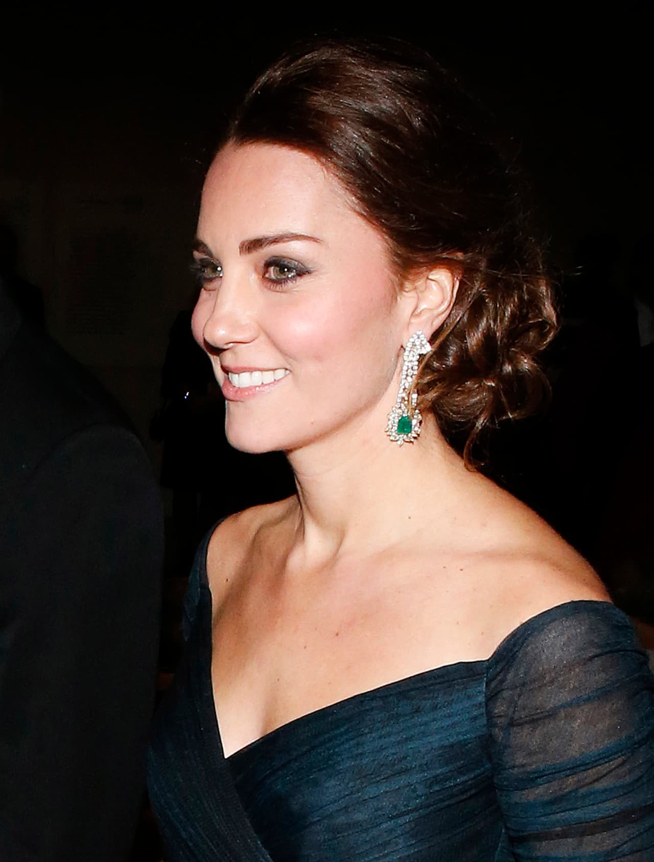 “Es cierto que el palacio de Buckingham no desea que todos los accesorios de The Royal Collection se abrieran a Meghan en este momento [...] Obviamente Kate, como la próxima princesa de Gales y miembro senior de la familia, los tiene a su disposición”, habría dicho el informante a dicho diario.
<br>