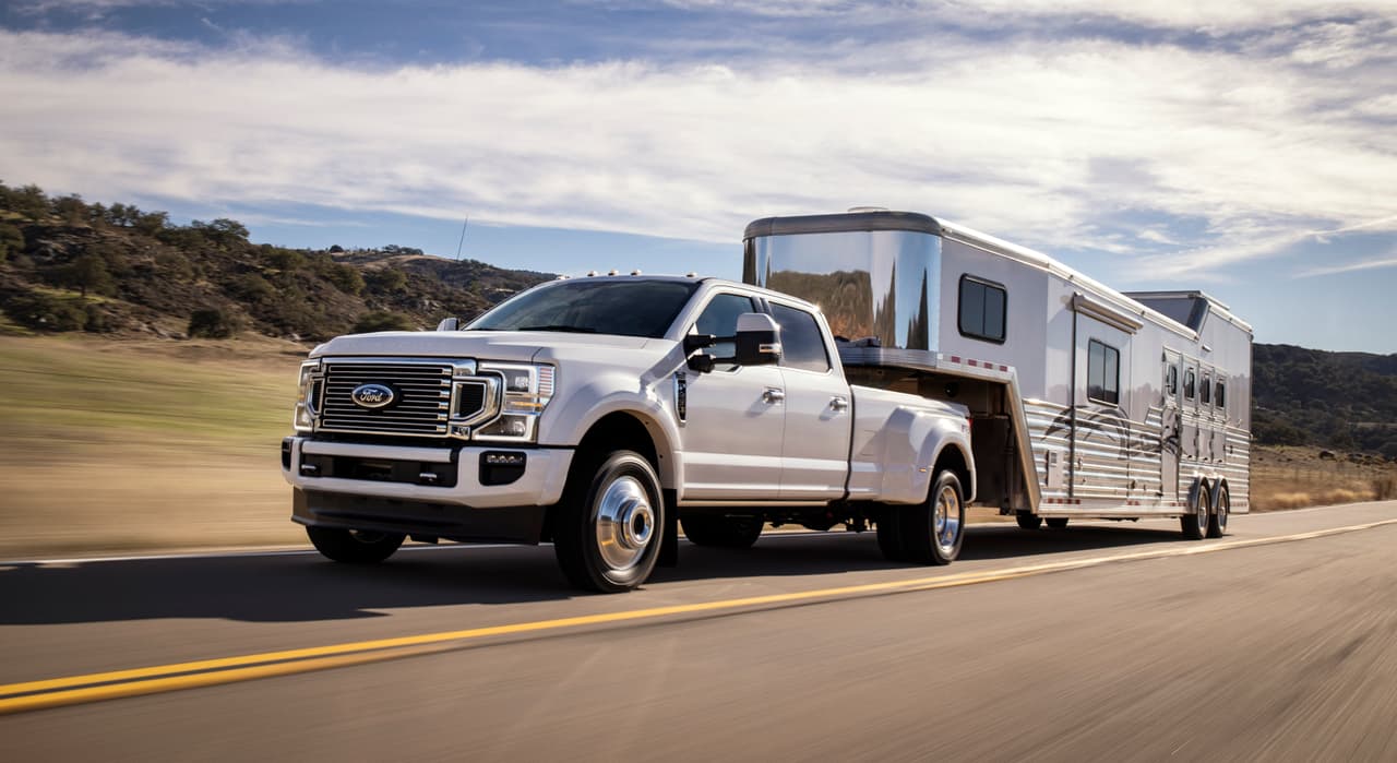 Por primera vez en la historia de la Ford Serie-F Super Duty, en 2020 las versiones de seis ruedas conocida como 'Dually' cuentan con 
<b>una parilla exclusiva, diseñada para ayudar en la ventilación del motor</b>. La opción 'Dually' es exclusiva para los modelos F-350 y F-450.