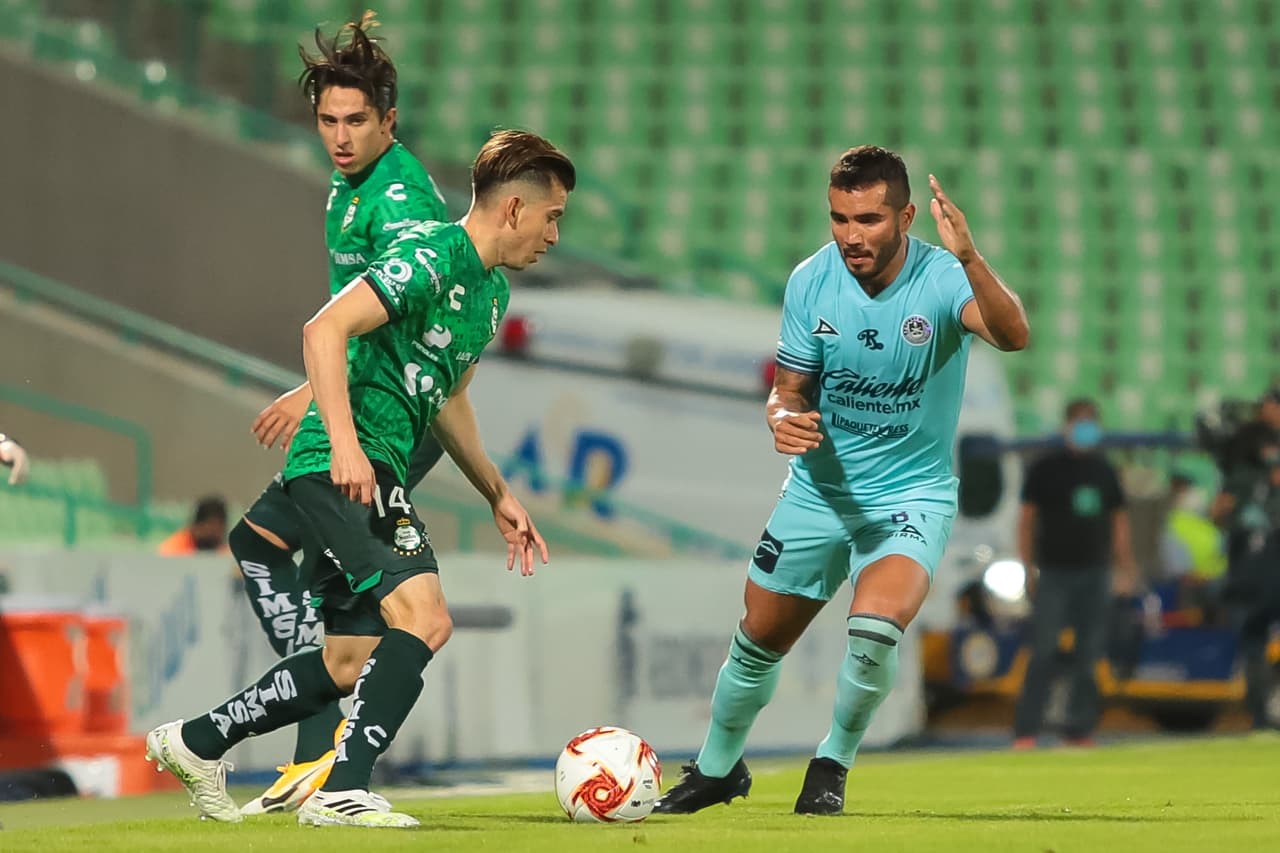Con goles de Fernando Gorriarán, Josecarlos van Rankin y doblete de Hugo Rodríguez, Los Guerreros aplasstan a Mazatlán en casa.