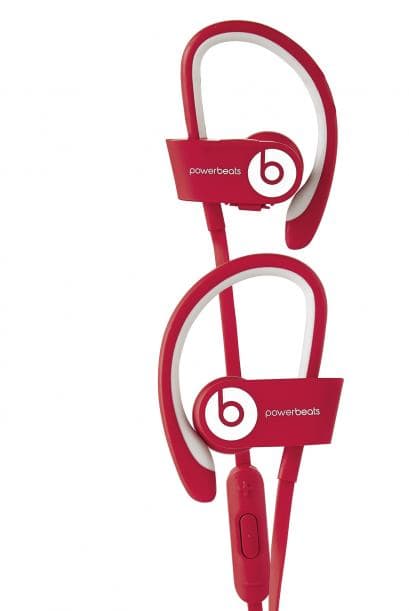 Música, música y más música… Estos elegantes auriculares inalámbricos Powerbeats2 rojos pueden hacer lucir a papá muy moderno cuando decida ir correr o tal vez solo estar por la casa escuchando su playlist favorito. Lo mejor es que cuentan con un diseño único que impide que el sudor y la humedad penetren en el aparato, de esta manera no causa ningún daño. La batería es recargable.