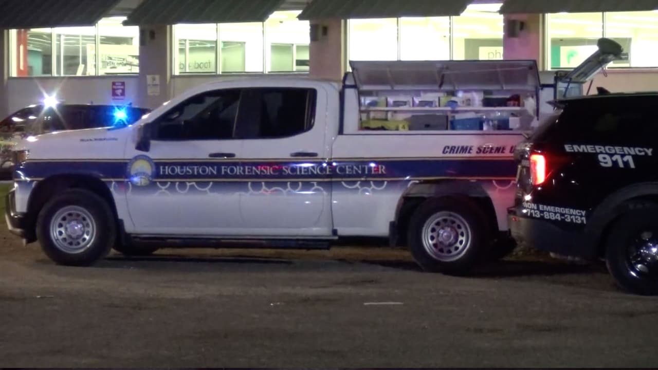 Un hombre, que fue descrito por las autoridades como hispano, fue baleado en la taquería móvil ubicada en la cuadra 7500 de Irvington Blvd, el domingo alrededor de las 10:20 pm.