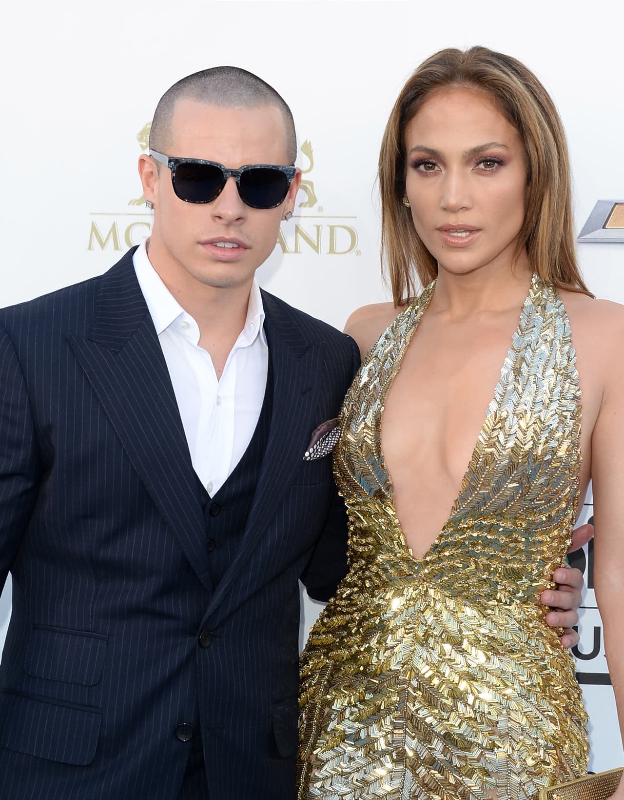 El exnovio de Jenifer López recibió ya las condolencias de sus fans y de algunos famosos, como Ricky Martin y la ex Miss Universo puertorriqueña, Dayanara Torres.